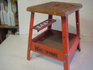 TOOL STOOL