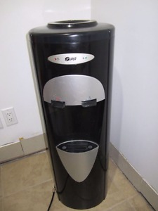 Water cooler/hot dispenser