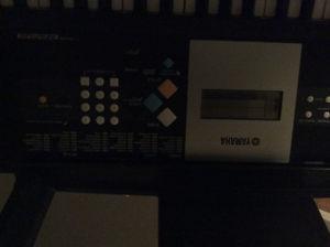 Yamaha-PSR-E223-Electronic-Digital-Keyboard-Portable-Midi-Pi