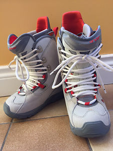 Burton Wemen's Snowboard Boots/ Size US6