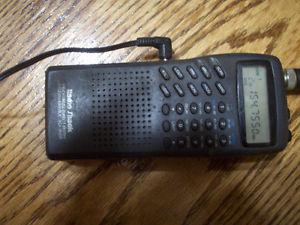 200 channel handheld Police scanner with car cord!