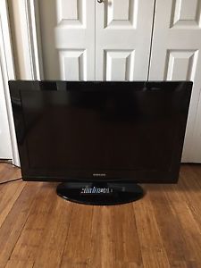 32 inch LCD tv Samsung $90