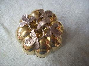 APPLE SHAPED METAL AND PEWTER JEWELRY BOX