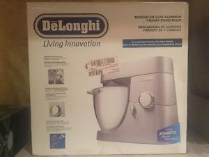 Brand new sealed Delinghi DSM7 7quart mixer 980 watt