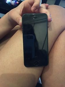 Damaged iPhone 5 32 gb