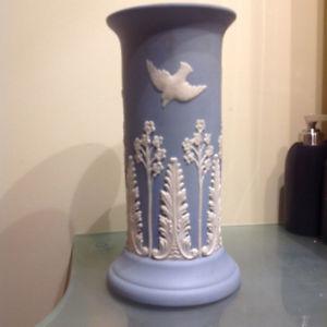Ecanada pottery vase...aprox 12" tall