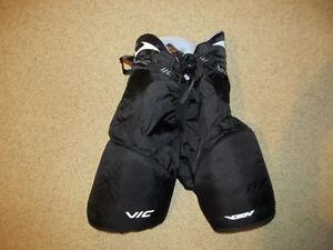 Hockey pants Youth (XL) mens (S) only worn a couple time