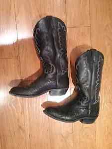 Mens Cowboy Boots - size 7.5