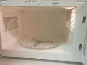 Microwave Oven (less than a year old)