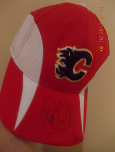 Non-authenticated autographed Calgary Flames hat