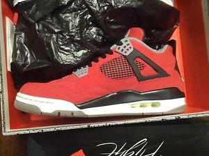 Wanted: JORDAN 4 TORO