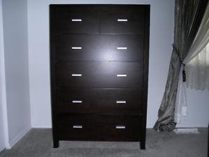 chest of drawers