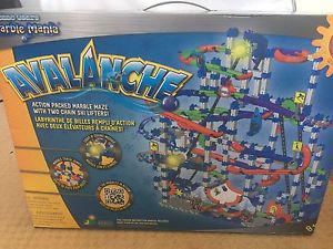 Avalanche Marble Mania (marble maze / run)