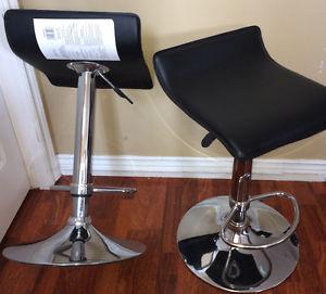 Bar stools w/ adjustable height