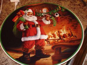 Beautiful large Christmas plate 12.5" diameter perfect