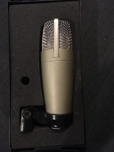 Behringer C1 condenser microphone