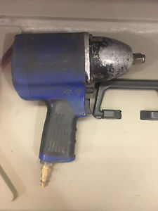 Blue point 1/2" impact! Excellent working condition.