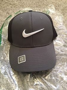 Brand New Nike Dry Fit Golf Hat Sz S/M