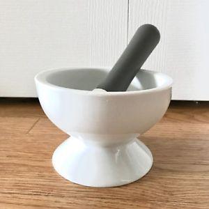 COMES WITH RUBBER FRESH LID New mortar and pestle