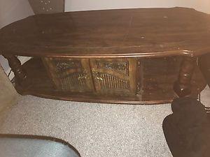 Free coffee table great for DIY projrwct
