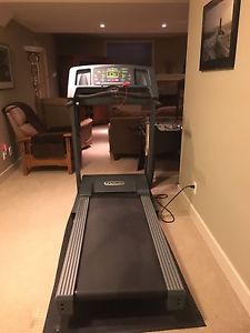Pacemaster Gold Elite VR Treadmill
