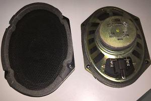 Pair of 6" x 8" Car Speakers - Mint Condition