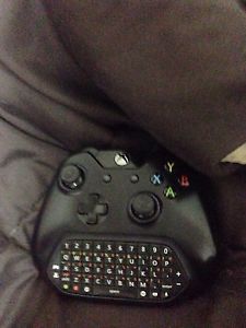 Xbox controller and chat pad