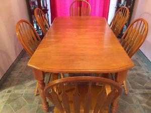 dinning room table and chairs