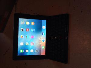 iPad3 32g excelent condition with Benin keyboard