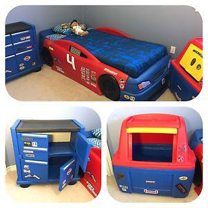 Kid's 4 Piece Stock Car Bed Set