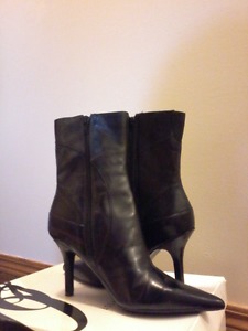 Nine West Leather booties, Size 9m