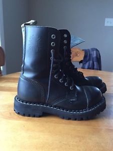 Steele black leather boots