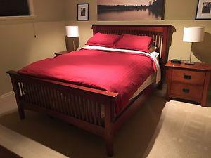 4-piece queen-size bedroom set