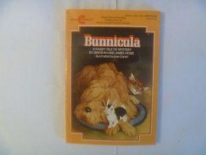 BUNNICULA by Deborah & James Howe -  Paperback