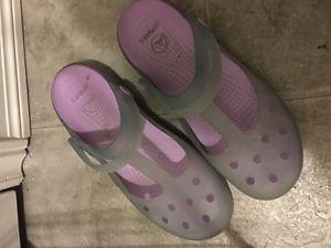 Crocs color change sandals for sale size 6/6.6