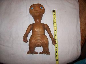 E.T. The Extraterrestrial 10" Toy Figure 's