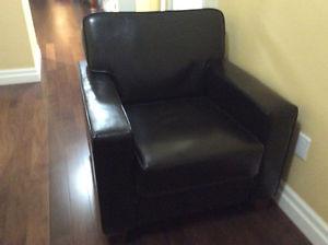 Faux leather chairs like new