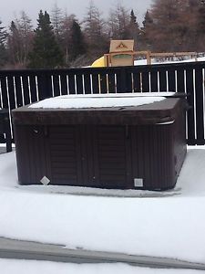 HOT TUB FOR SALE