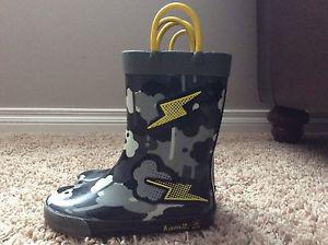 Kamik size 9 Rain boots