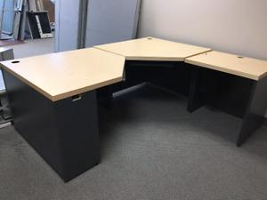 L-shaped desk in excellent condition