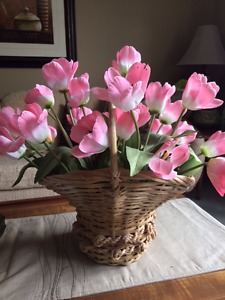 LARGE ARRANG OF PINK SILK TULIPS & FREE BURGANDY POTTERY PC