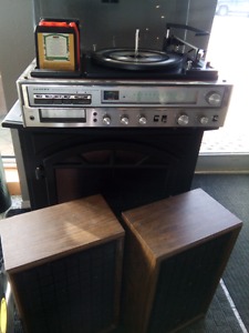 LLOYDS AM/FM 8 TRACK RECORD PLAYER$200 NOW$125