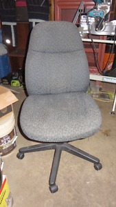 OFFICE CHAIR
