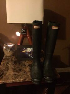 Size 9us women's Real hunter boots