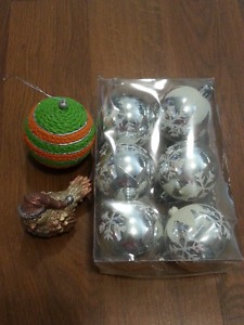 some Christmas decoration(MAKE AN OFFER AND TAKE IT)