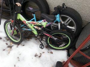2 kids bikes 4 sale