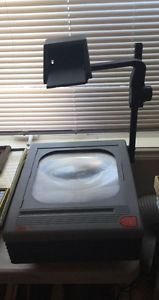 3m OVERHEAD PROJECTOR IN GOOD Working Condition. 