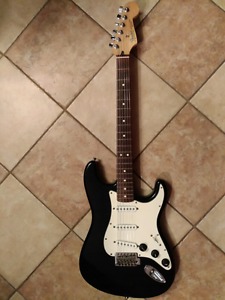  Fender Stratocaster (MIM) with hard case