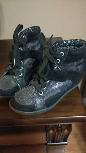 Justice wedge sneaker boots sz 2