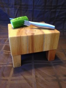 Mini wooden butcher block (Etsy: WoodenDecorArtisanat)